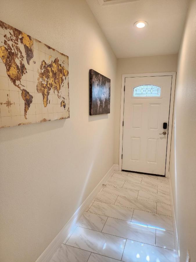 The Villa Orlando@College Park. Sleeps16 ภายนอก รูปภาพ