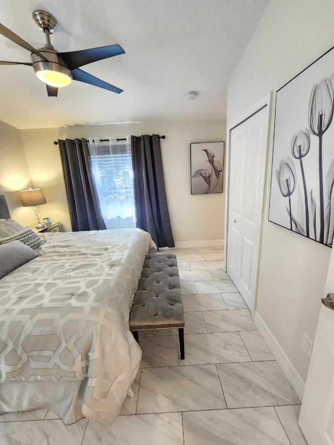 The Villa Orlando@College Park. Sleeps16 ภายนอก รูปภาพ